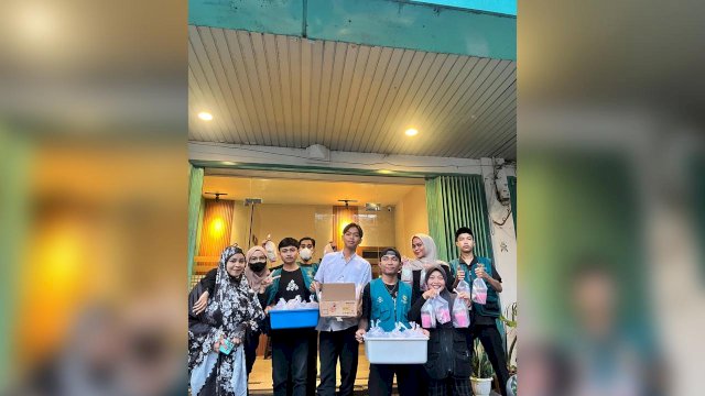 Tempat Pijat Refleksi Breaktime Bagi Takjil untuk Pengendara di Makassar.