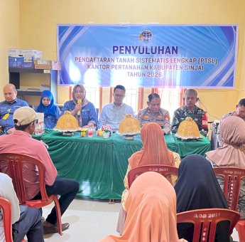 Kantor Pertanahan Lakukan Penyuluhan PTSL di Kantor Desa Puncak