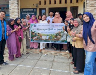 Keuangan Berkah Desa, Tim Dosen Unismuh Makassar Perkuat Literasi Keuangan Syariah dan Zakat Pertanian Masyarakat Galesong Timur
