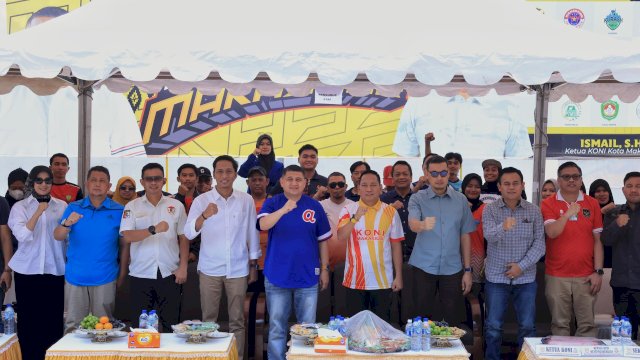 Kadispora Makassar Syamsul Bahri mendampingi Wali Kota Makassar pada launching Kontingen Porprov XVIII Sulsel 2026